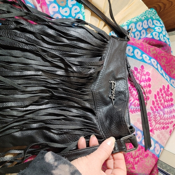 Pre-loved.  ROXY black fringed crossbody bag. (91) - Picture 3 of 6
